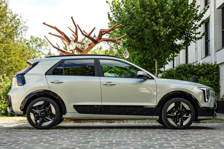 4,43 m de long pour le petit SUV hybride
