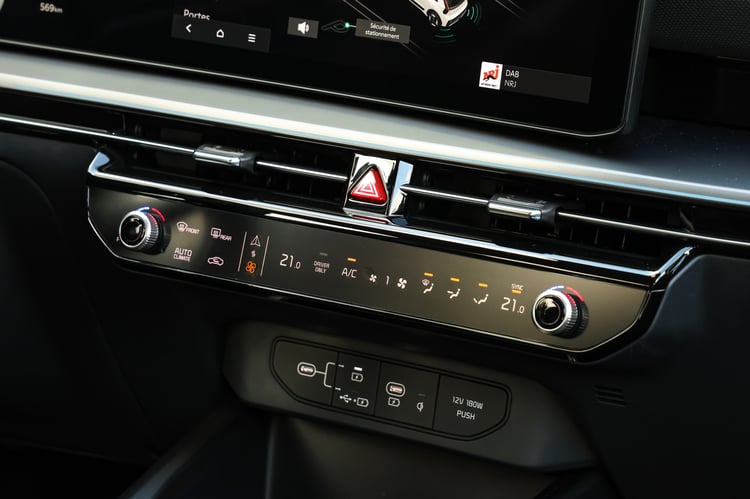 Commande de climatisation du SUV compact