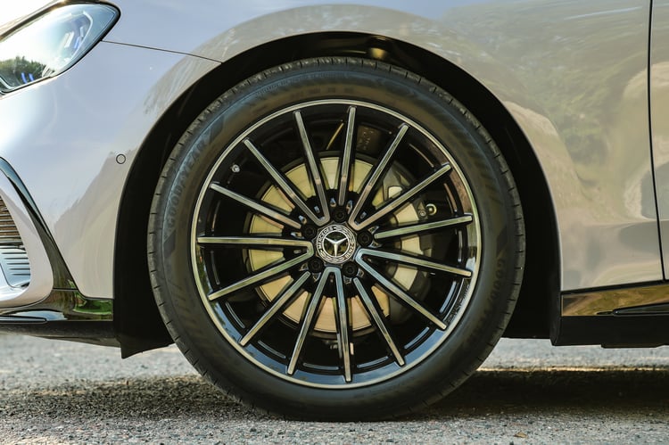 Roues de 20 pouces pour la Mercedes C400 4Matic AMG Line Plus