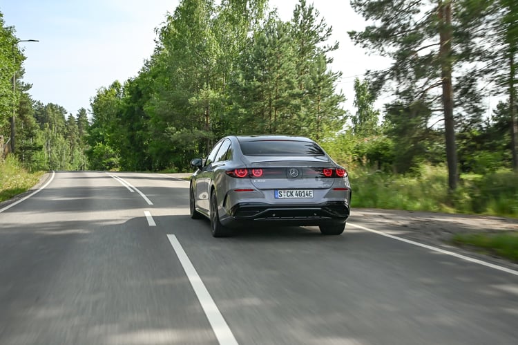 Une Mercedes C400 4Matic bien plus agile qu'elle n'en a l'air