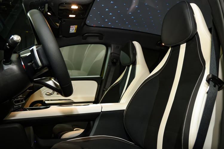Places avant du Mercedes GLA électrique
