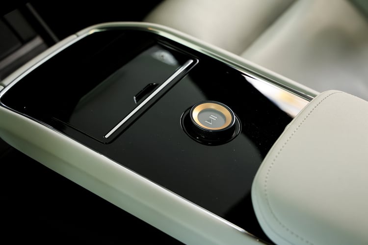 Console centrale minimaliste façon Volvo !