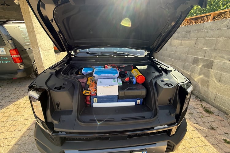 Le vaste frunk du pick-up électrique Maxus eTerron 9