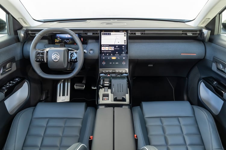Planche de bord du Citroën ë-C5 Aircross électrique 2026 avec écran 13 pouces