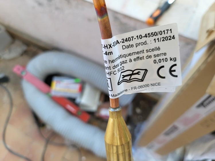 Étiquette signalétique d'un raccord Ready Clim / Image : AP.