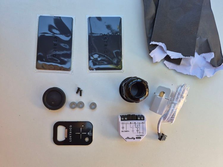 Les accessoires fournis / Image : AP.