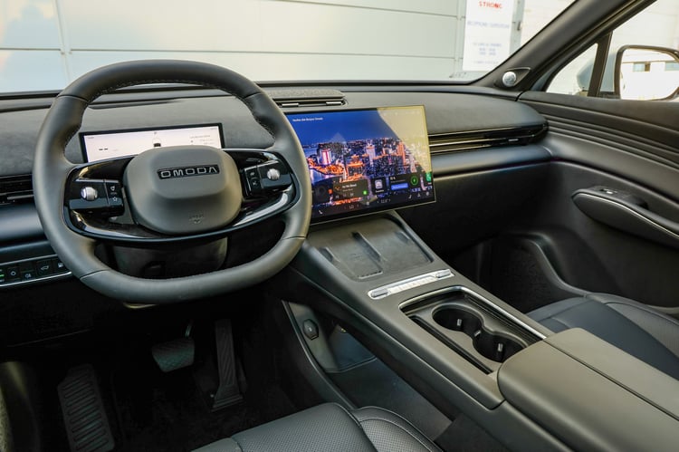 Poste de conduite soigné pour l'Omoda 7 PHEV