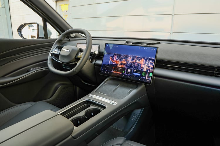 À bord de l'Omoda 7 PHEV