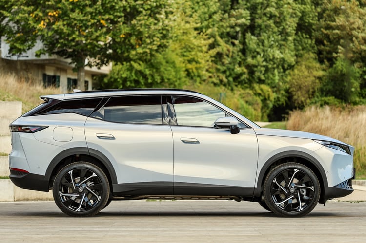 Un Omoda 7 PHEV de 4,66 m de long