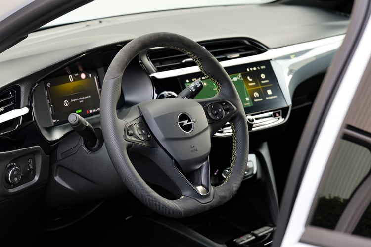 Au volant de l'Opel Corsa GSE