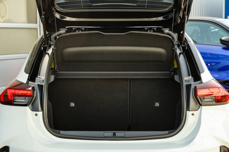 Coffre de 267 l pour l'Essai Opel Corsa GSE