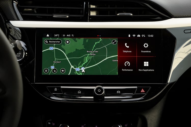 Écran central 10 pouces de l'Essai Opel Corsa GSE