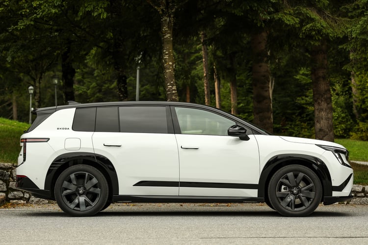 Un SUV de 4,87 m de long