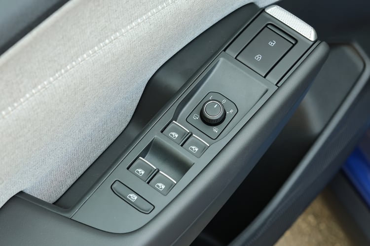 La Volkswagen ID Polo retourne aux 4 boutons de lève-vitres
