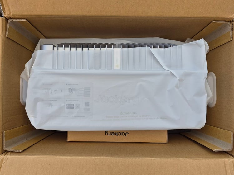 Réception de la Solar Vault 3 Pro Max et de ses batteries aditionnelles / Image : AP.