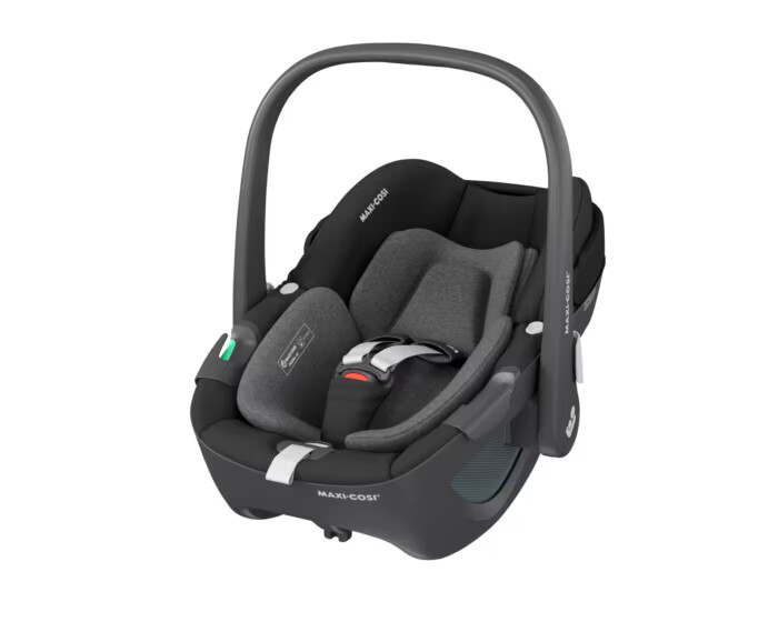 Coque bébé Maxi-Cosi Pebble 360 noire vue de trois-quarts, coque seule
