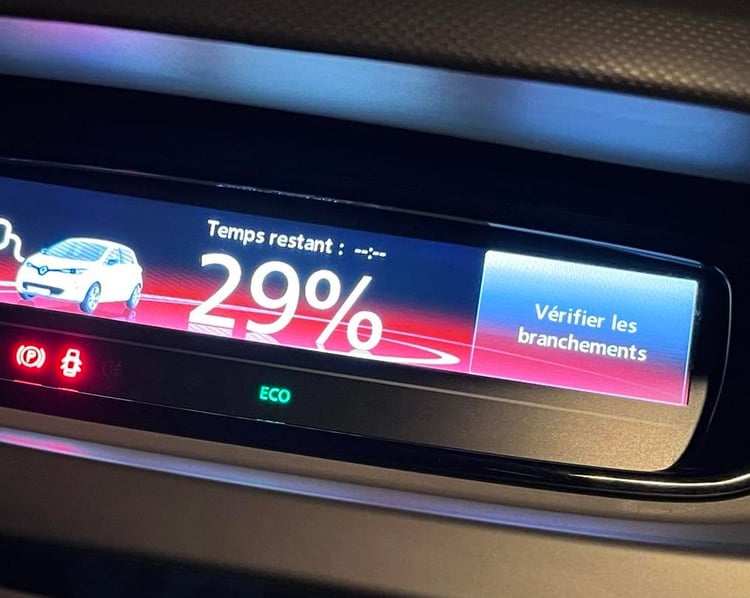 Exemple de message d'erreur affiché sur une Renault Zoé pouvant indiquer un problème de mise à la terre / FB.