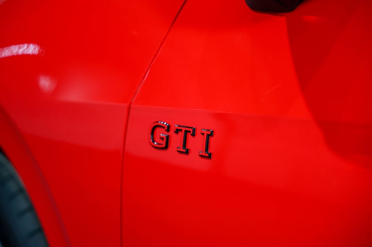 Rappel GTI sous les rétroviseurs