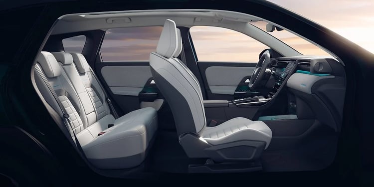 Habitacle du Citroën ë-C5 Aircross électrique avec sièges avant et banquette arrière