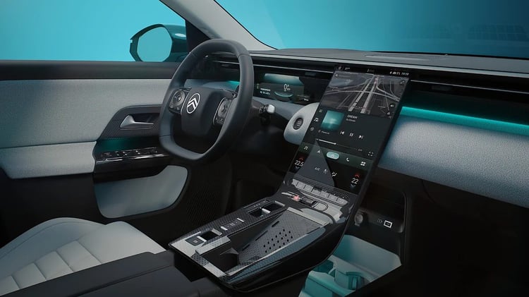 Poste de conduite du Citroën ë-C5 Aircross avec écran central vertical de 13 pouces