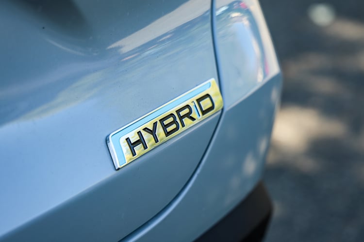 Disponible en HEV et PHEV