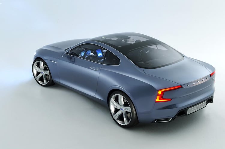 Vue du dessus et de trois-quarts arrière gauche de la Volvo Concept Coupé