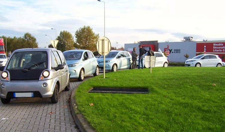 La ronde des voitures électriques à l'étape de Colmar !