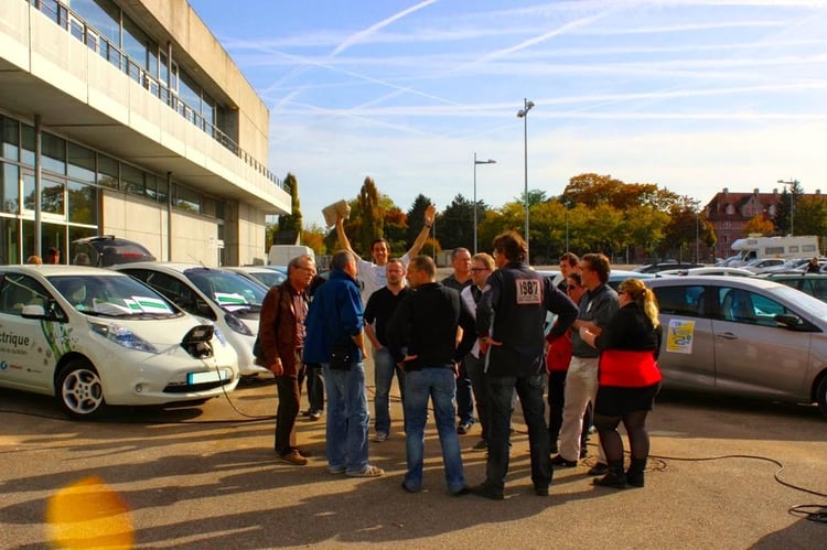 La bonne ambiance règne lors de cette rencontre Automobile Propre !