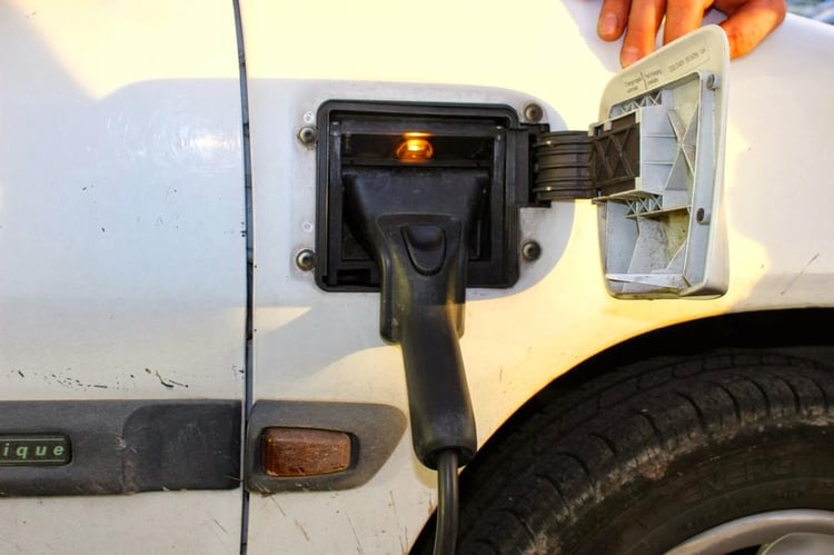 Une prise Maréchal sur une Saxo électrique