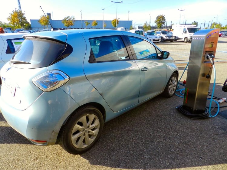 La borne de recharge SOBEM-SCAME utilisée lors de la Rencontre Automobile Propre n°2