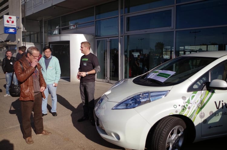 Vous aurez reconnu la Nissan LEAF Vivre Electrique