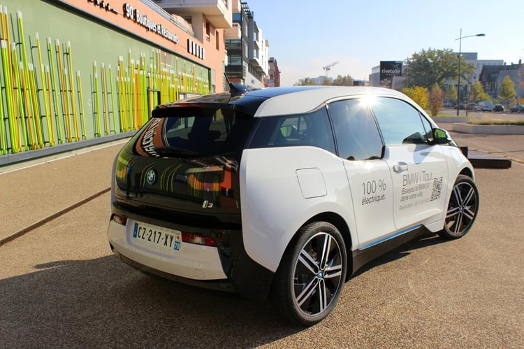 L'arrière peu flatteur de la BMW i3