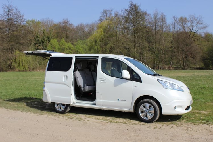 L'ouverture des portes du Nissan e-NV200 Evalia