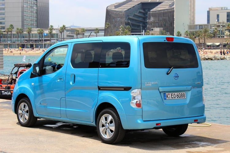 Le Nissan e-NV200 bleu à Barcelone