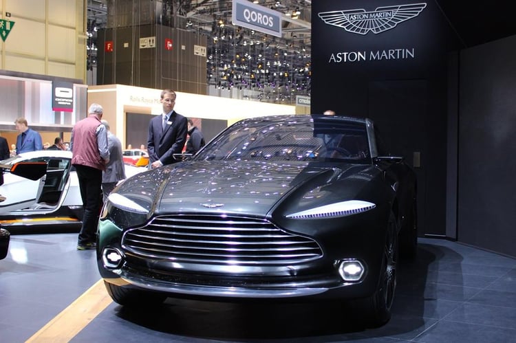 Face avant de l'Aston Martin DBX Concept