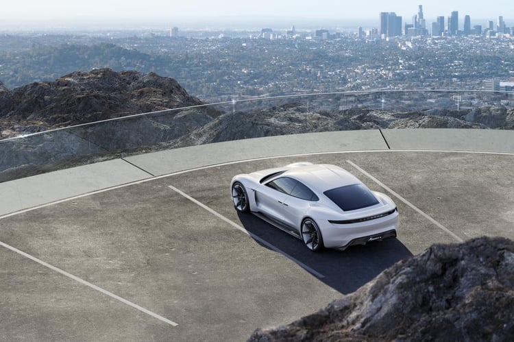 Porsche Mission E : 500 km d'autonomie !