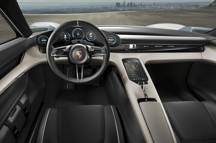 Porsche Mission E : un véritable poste de pilotage !