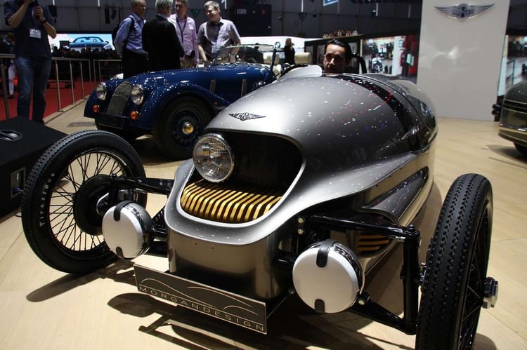 Une fois installé, les sensations sont garanties à bord de la Morgan EV3