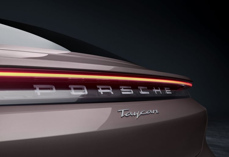 Bandeau lumineux arrière de la Porsche Taycan