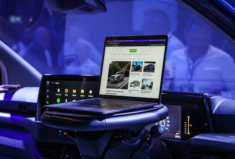 Tablette astucieuse pour le Ford E-Transit Custom