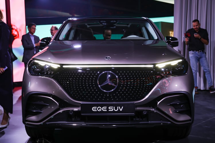 Mercedes EQE SUV