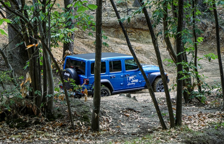 Franchissement en Jeep 4xe