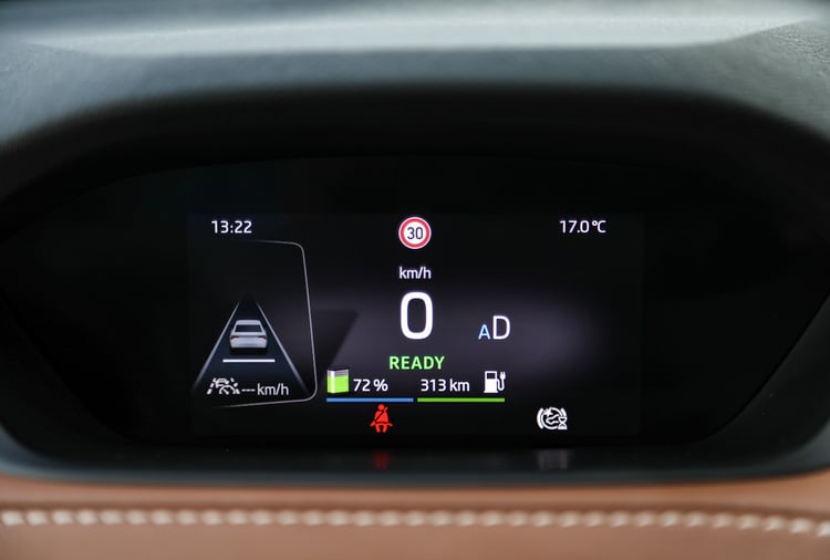 Combiné d'instrumentation du SUV familial électrique