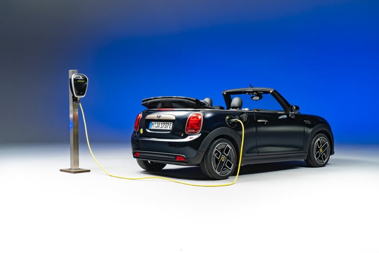 Mini Cooper SE Convertible (2023)