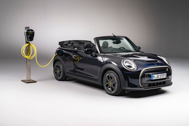 Mini Cooper SE Convertible (2023)