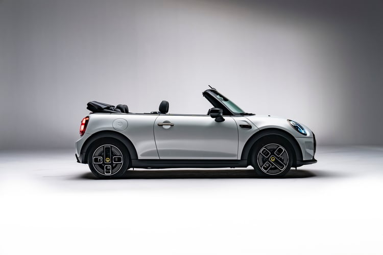 Mini Cooper SE Convertible (2023)