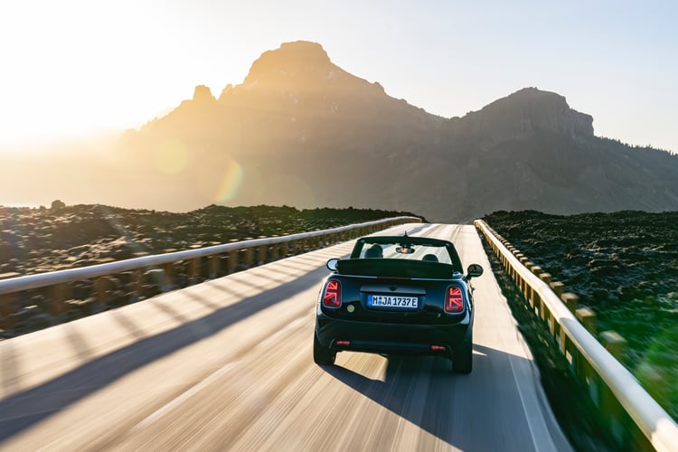 Mini Cooper SE Convertible (2023)