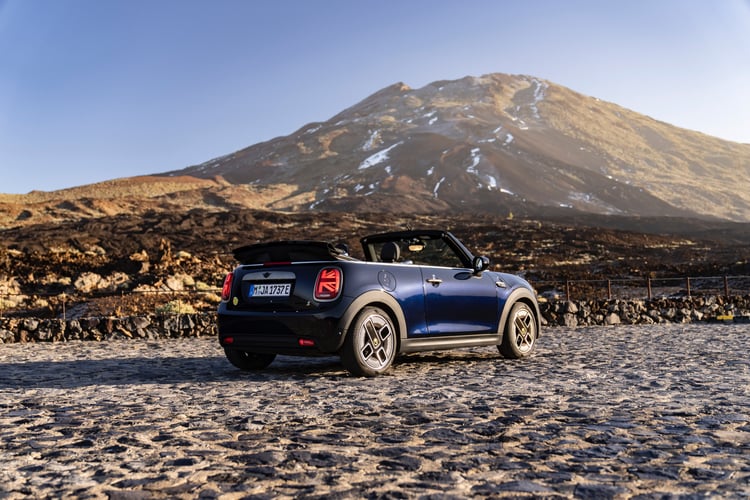 Mini Cooper SE Convertible (2023)