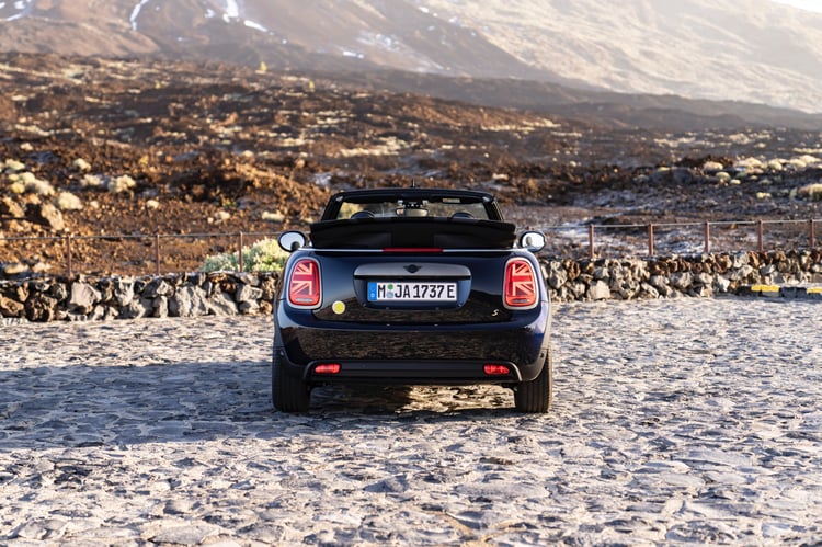 Mini Cooper SE Convertible (2023)