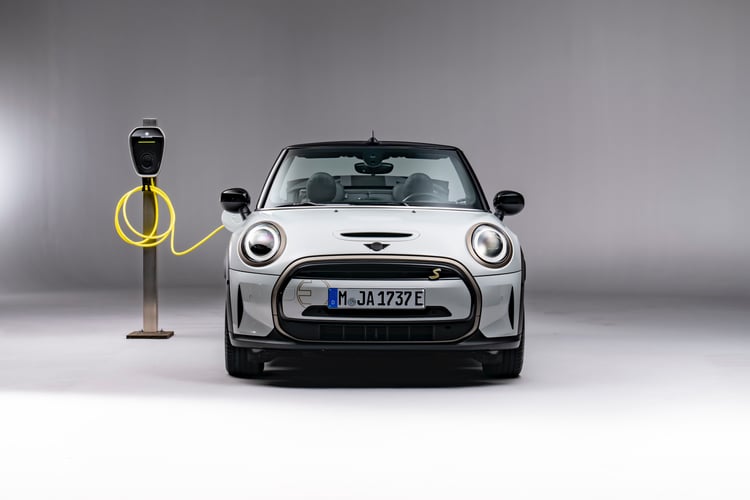 Mini Cooper SE Convertible (2023)